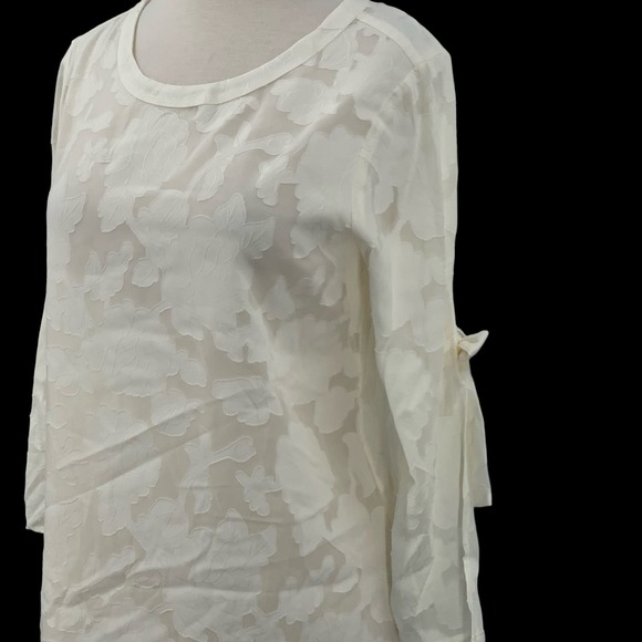 NWT Van Heusen 3/4" Tie V-Sleeve Semi-Sheer Ivory Lace Floral Blouse Size XS - Picture 9 of 10